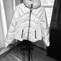 Women’s/Juniors Guess White Quilted Puffer Jacket Xl