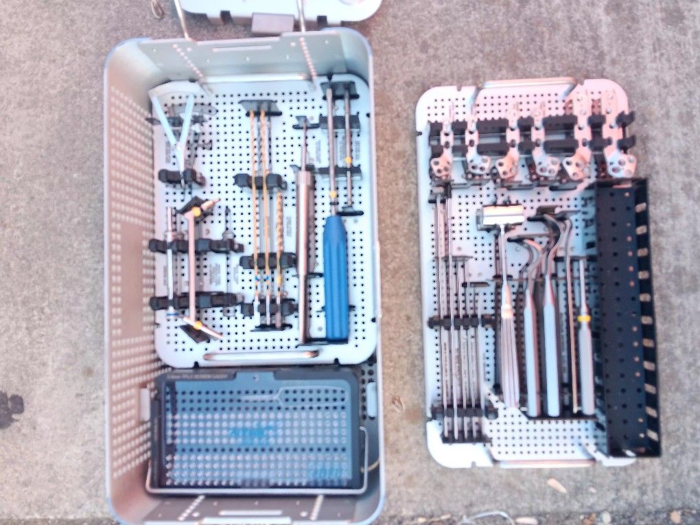 Surgical Instrument  Kit For Animals 