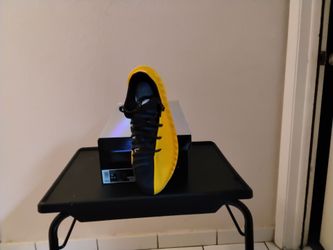 Gt cut 4 Nike University gold color so 10