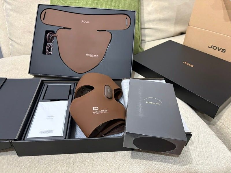 JOVS 4D Laser Light Therapy Mask and JOVS LED Neck & chest Mask