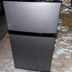 Mainstays 3.2 Cu. ft. 2-Door Refrigerator with Freezer, Stainless Steel Look