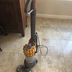 Dyson vacuum DC50 - great deal - Best 👍🏼 vacuum company! - must come to me in Huntington Beach