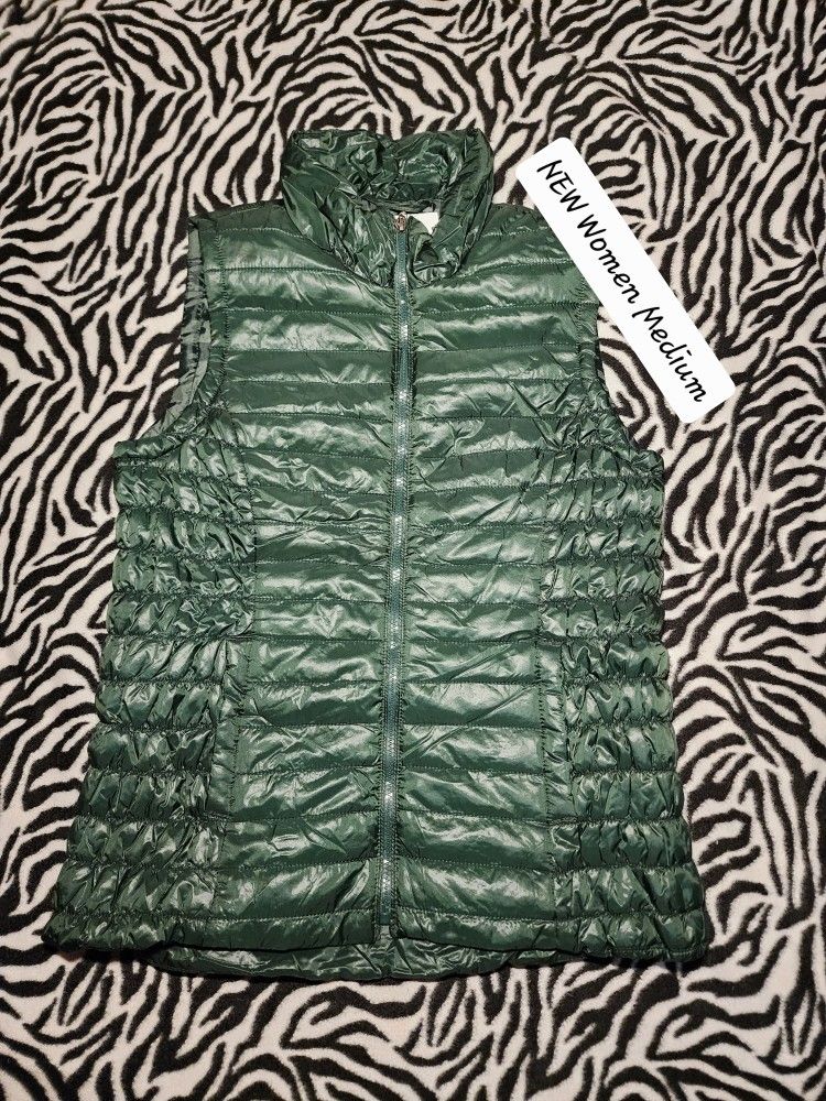 NEW Tribal green puffer vest Size Medium