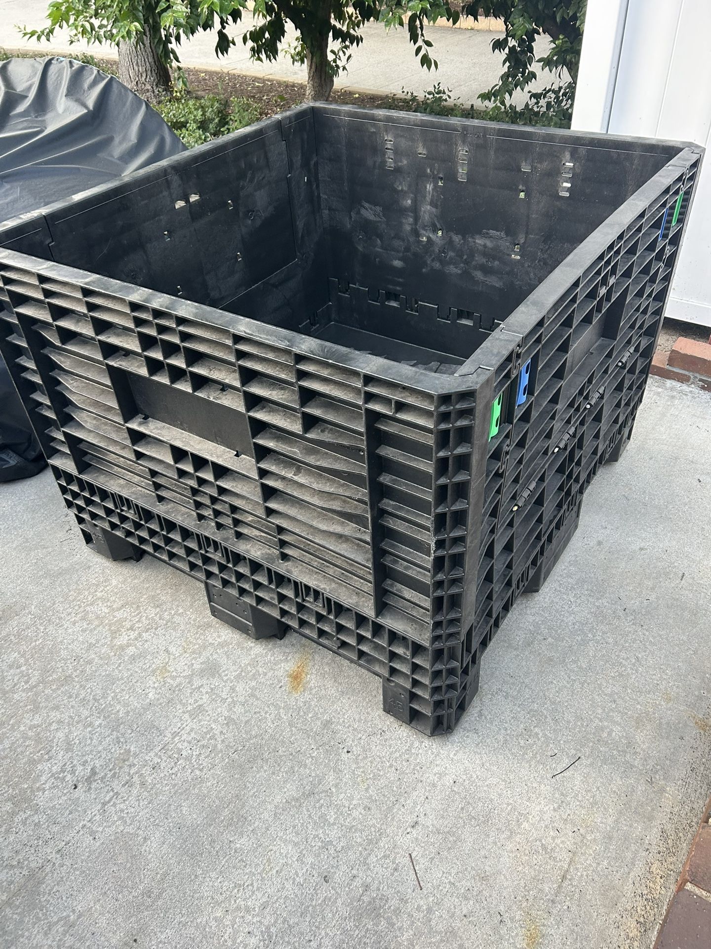 Collapsable Bulk Crate.