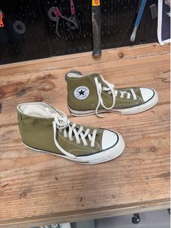 Converse Chuck Taylor All Star High Tops | Olive Green | Men’s Size 9  Description:  Classic Converse Chuck Taylor All Star high-top sneakers in olive