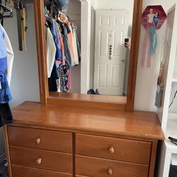 Dresser With Mirror