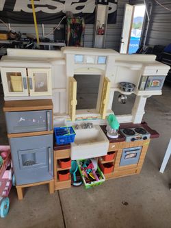 Toy kitchen$60