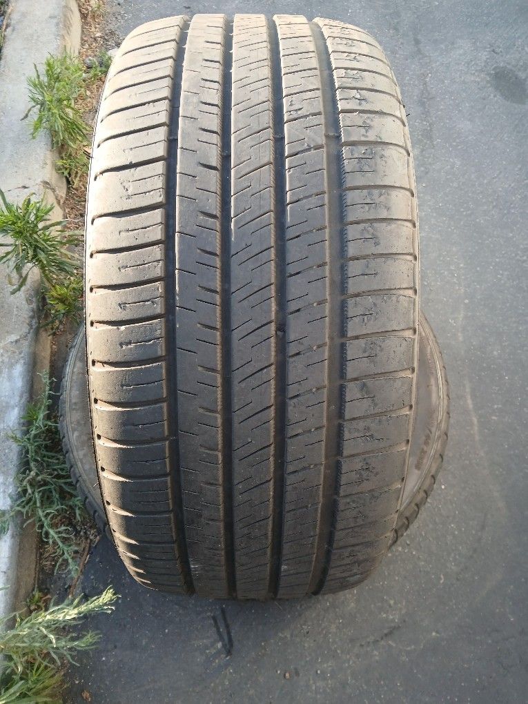 245/40ZR18 Michelin Tires (2)