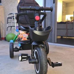 The bicycle is in good condition and has all its parts.