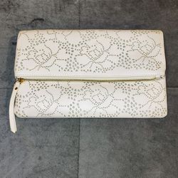 VINTAGE URBAN EXPRESSIONS CLUTCH / SHOULDER BAG WHITE PERFORATED LEATHER WITH FLORAL DESIGN.