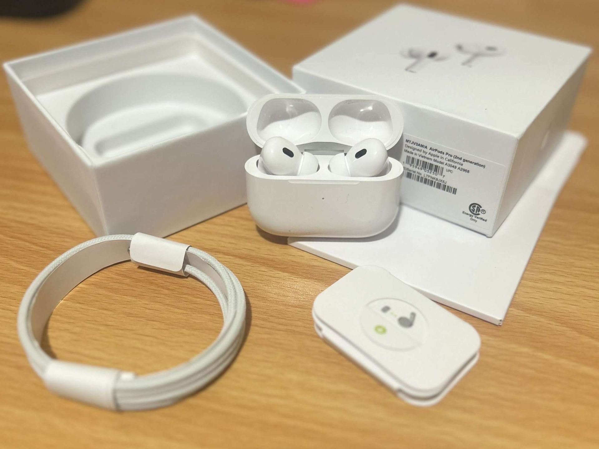 Apple AirPods Pro 2nd Generation with MagSafe Wireless Charging Case (USB‑C)