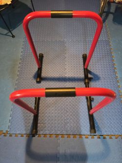 Adjustable Dip Bar