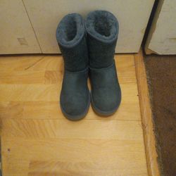 Boots UGG