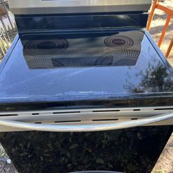 Frigidaire 4 Burner 1 Oven