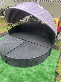 Outdoor patio set Please Read