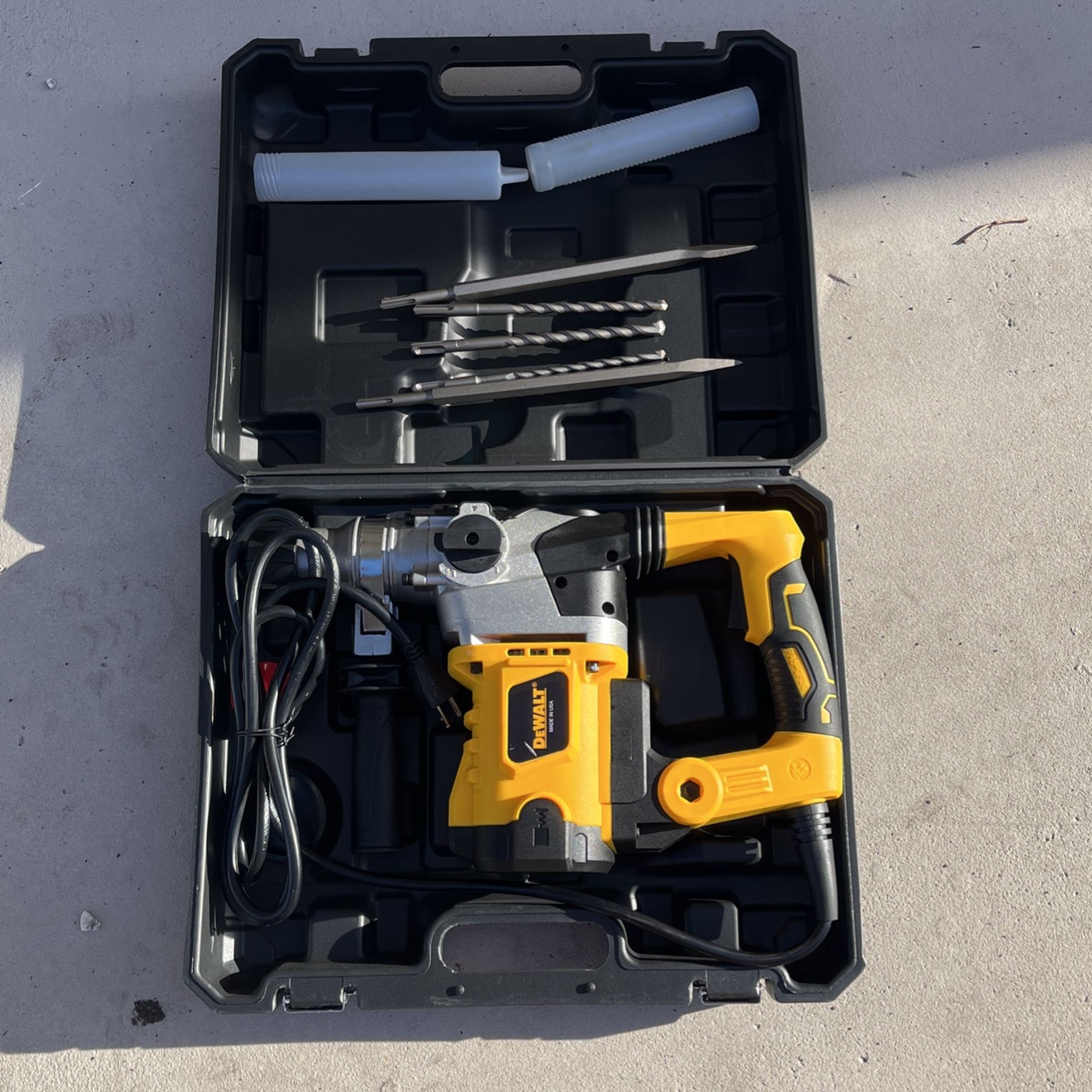 New Heavy Duty Dewalt Chipping Hammer Drill Made In The USA