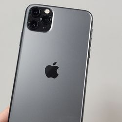 Iphone 11 Pro Max 64GB Unlocked. Store Pick Up Only. El Precio Es Firme.