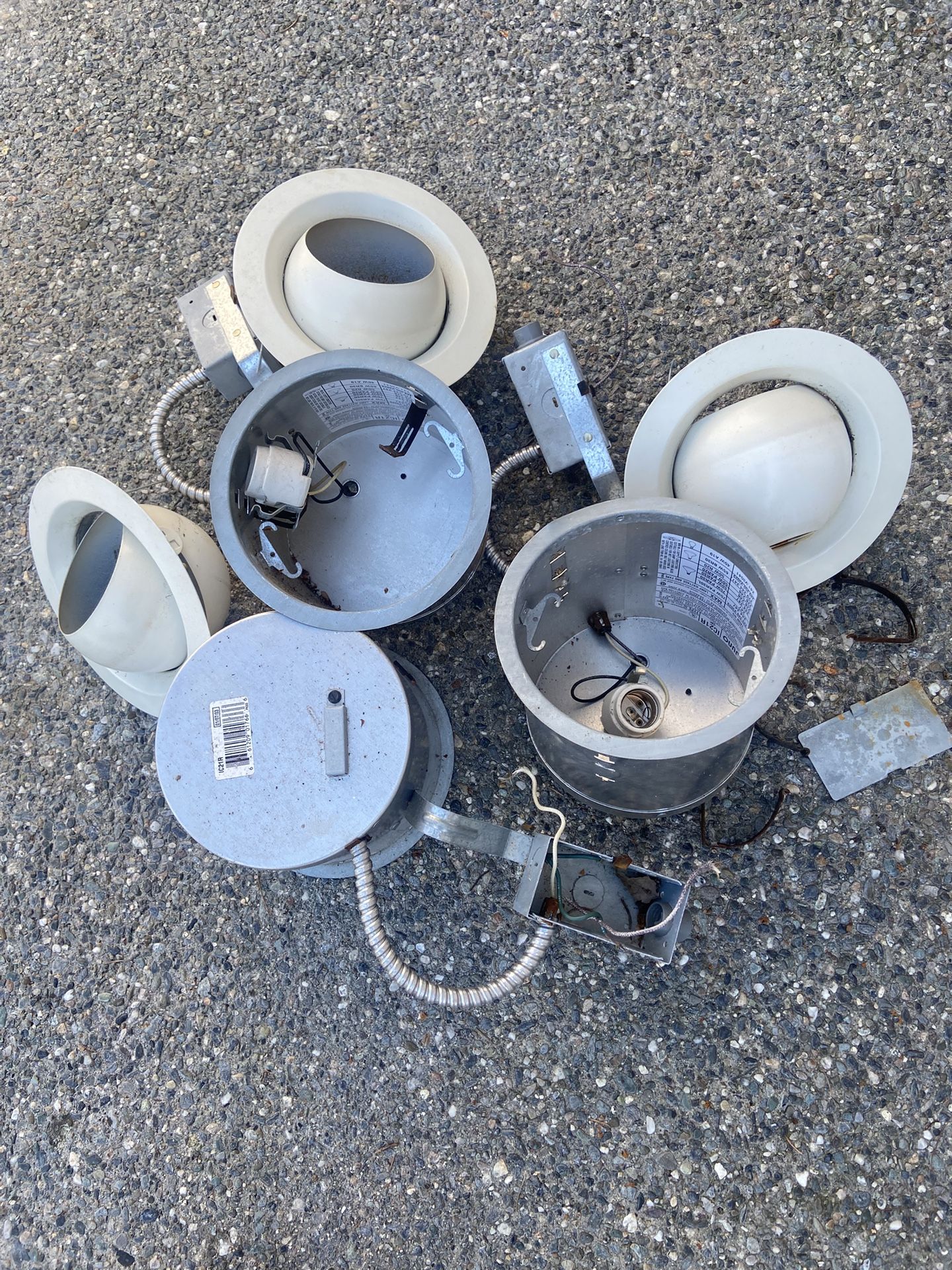 Recessed Lightning Cans