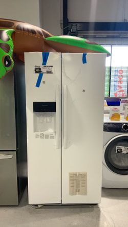 Frigidaire 22 cu ft 33” side by side