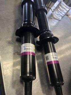 2020 Toyota Tundra front struts take offs brand new