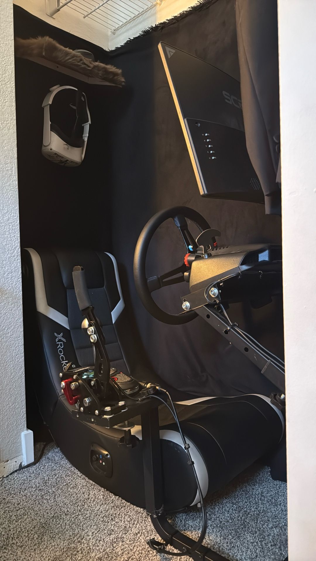 Full racing sim with monitor
