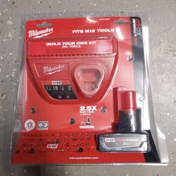 Milwaukee M12 4.0 XC Battery + Charger Kit
