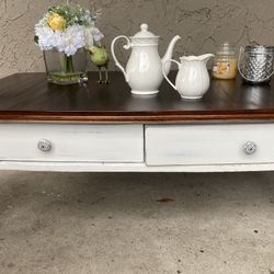 Elegant Coffee Table 