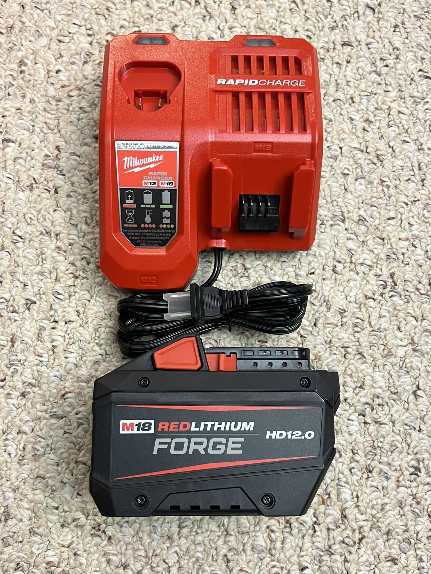 Milwaukee M18 FORGE HD12.0Ah Battery and M18/M12 Rapid Charger
