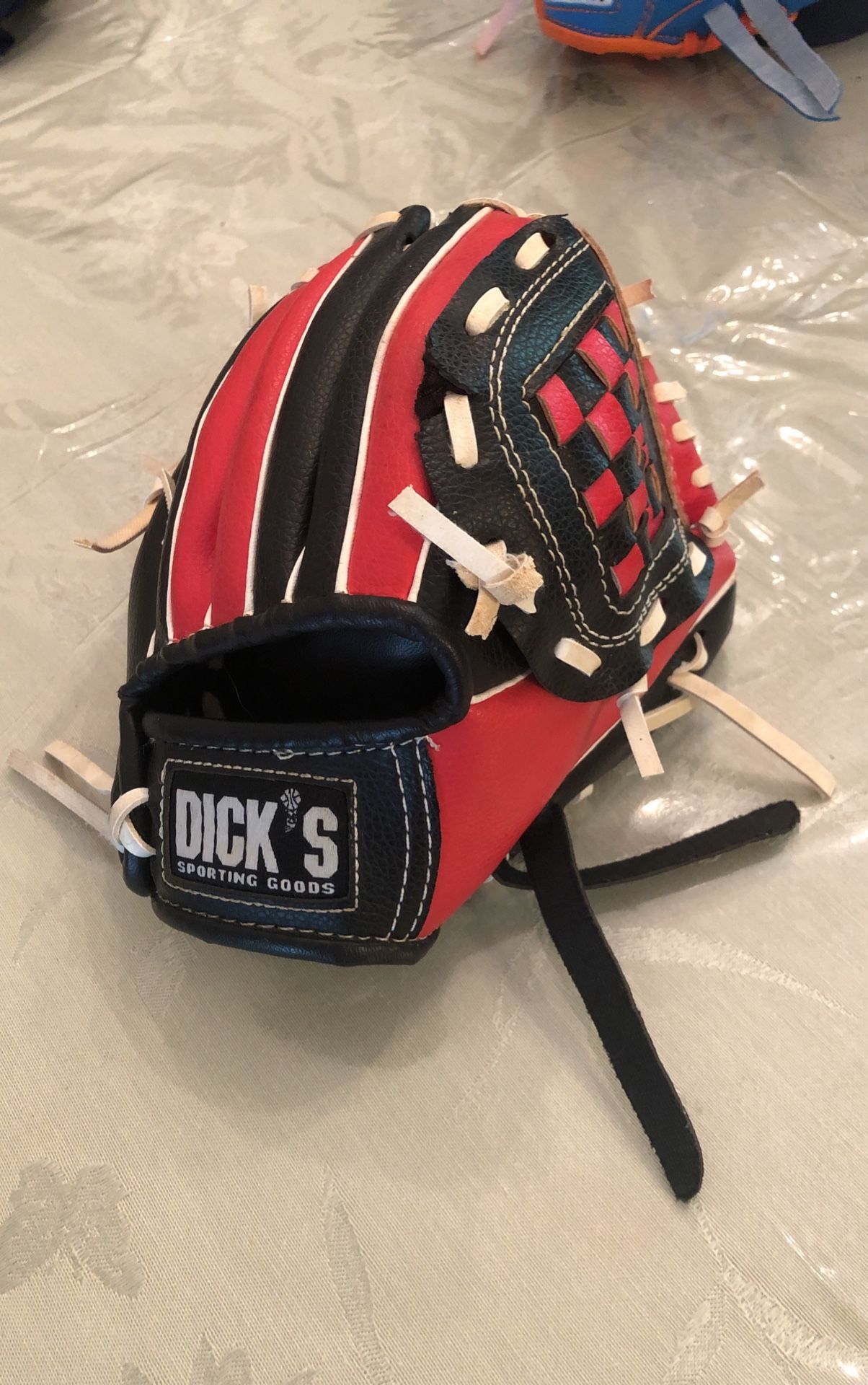 Toddler / Baseball Glove. 