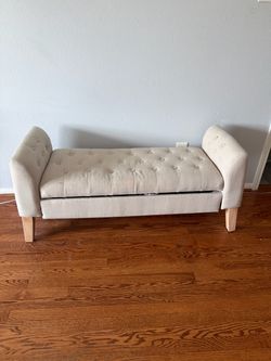 Tufted Upholstered Storage Bench