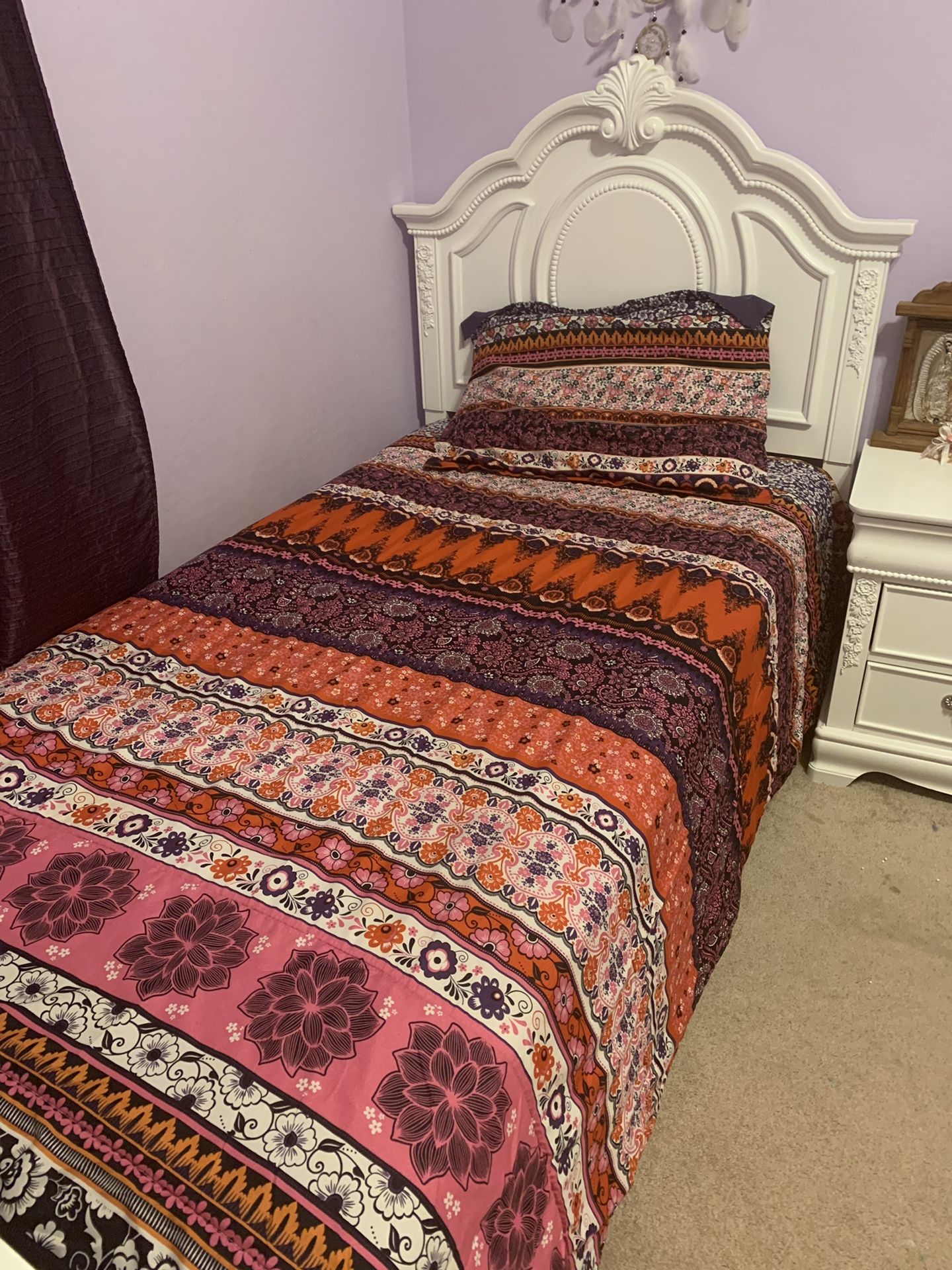 White twin bed for sale