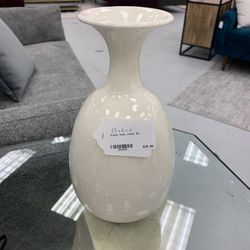 Cream Vase (med) 5a