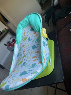 SUMMER INFANT DELUXE BABY BATHER - WHALIN' AROUND