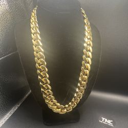 20mm Regular Clasp Cuban Link - Heavy 18 Gold Plated 