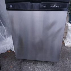 Lovely Kenmore Dishwasher In Good Condition