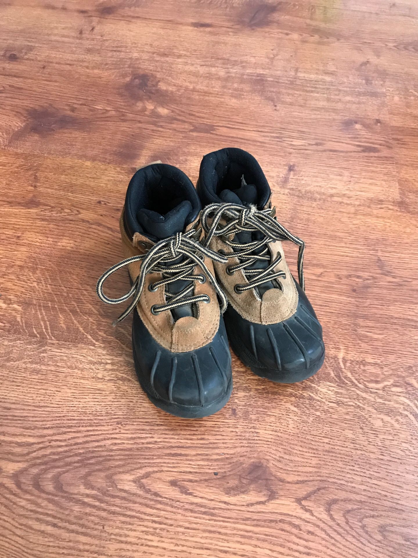 Unisex snow boots sz 4