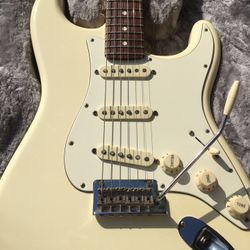 Fender American Professional Stratocaster - Like New! 