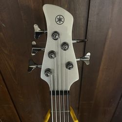 Yahama TRBX305 Bass