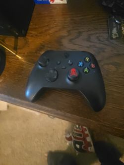 Xbox Series Controller Recharging Battery Using C Type