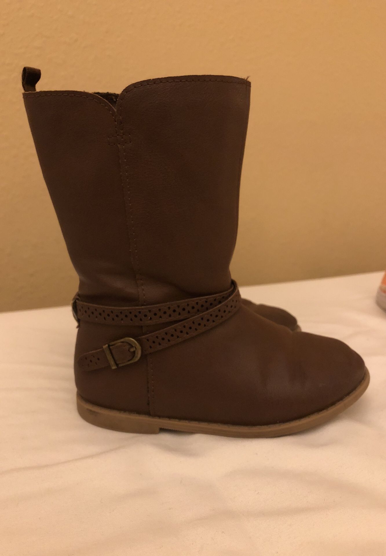 Girl shoes