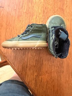 Vans toddler winter shoes size 4