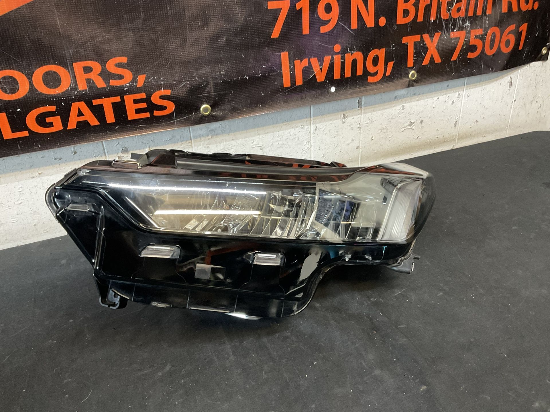 CADILLAC CT5 LH HEADLIGHT 2020-2024 OEM