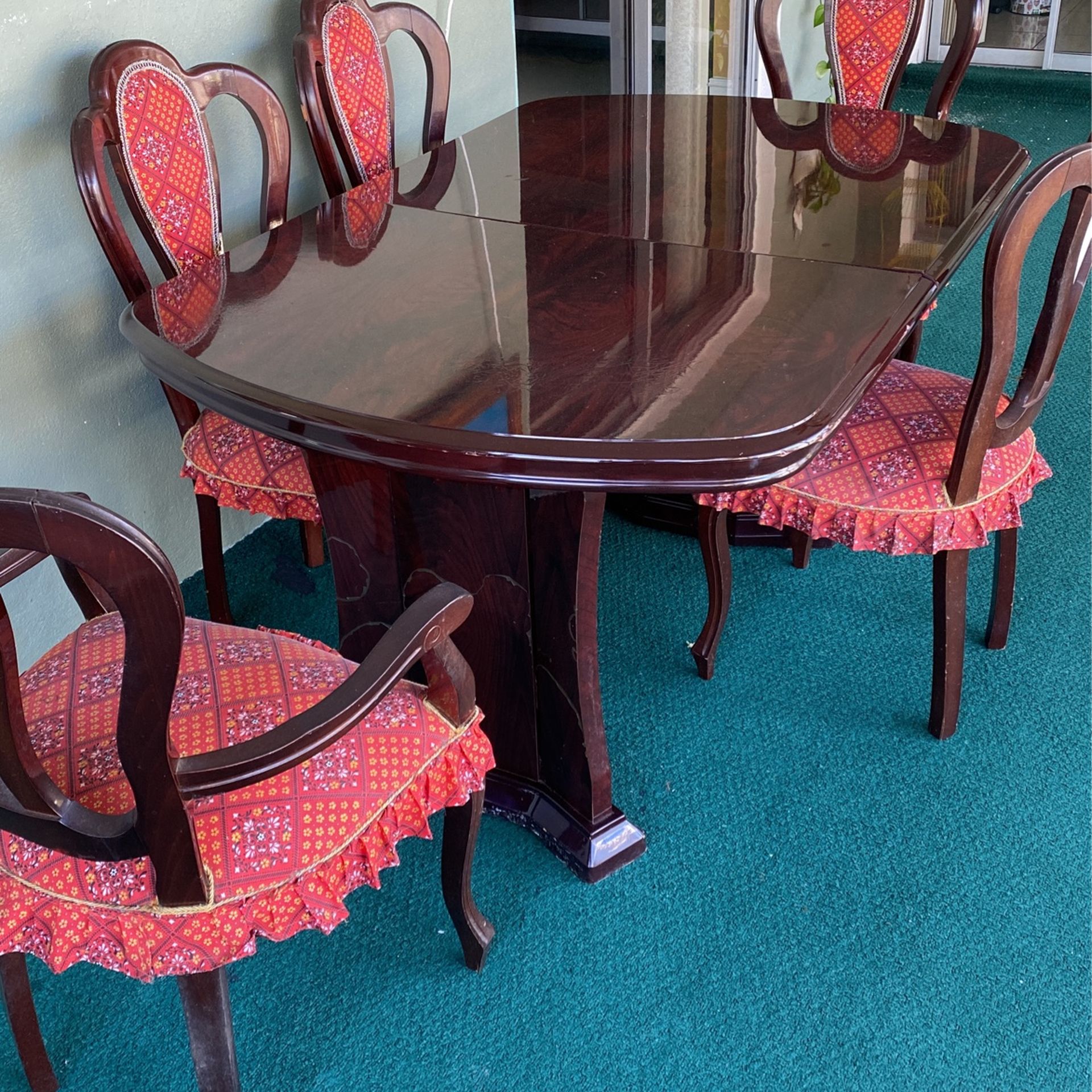 Dining Room Table W/ 5 Chairs