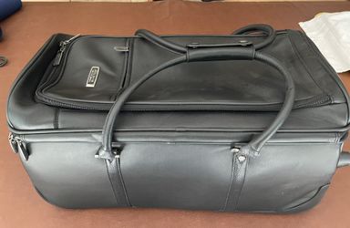 Kenneth Cole reaction Leather Carry-on Luggage