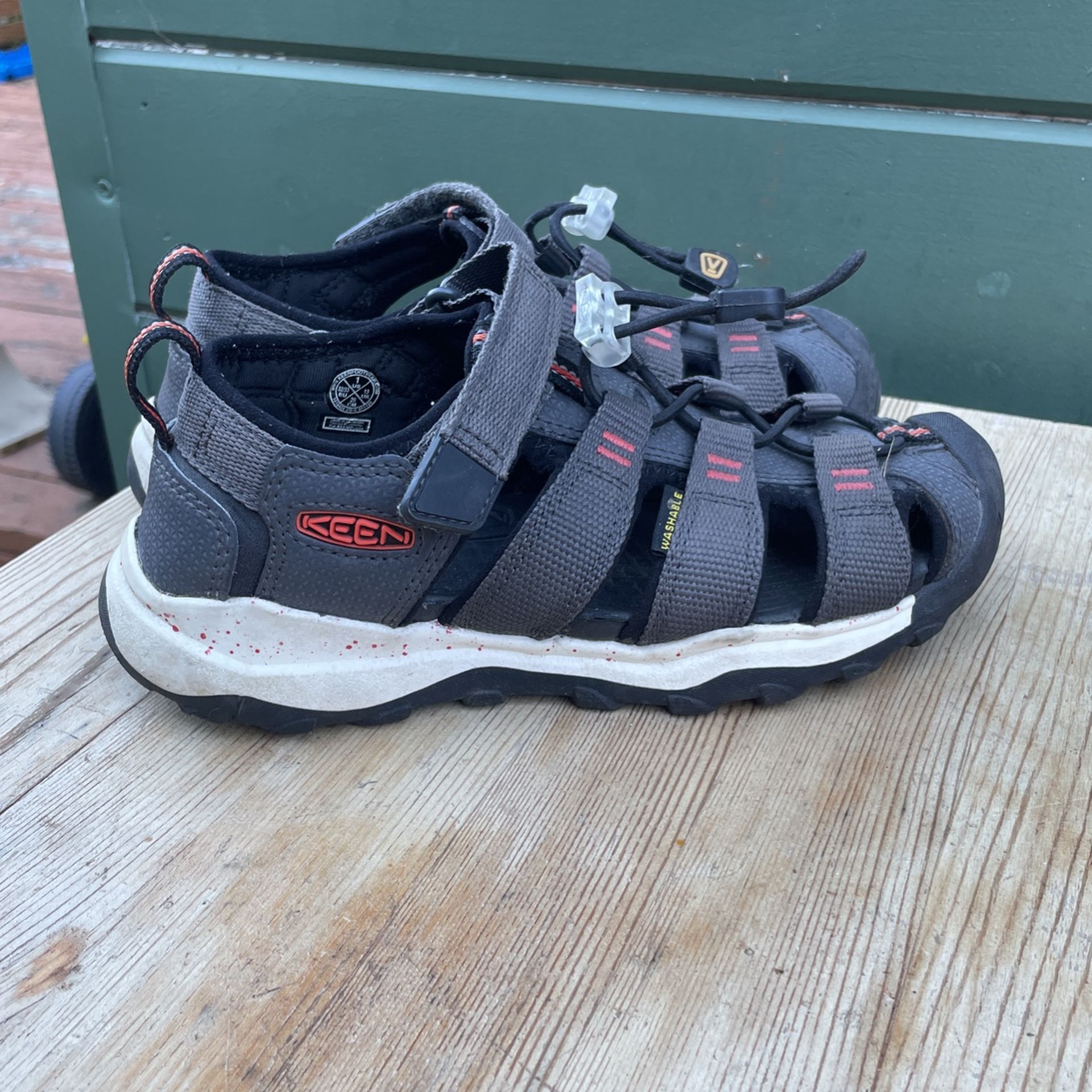 Big Boys Size 1 Keen Sandal