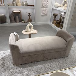 Bench/ bedroom furniture/same day delivery /no credit needed