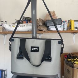 Yeti tote sale clearance