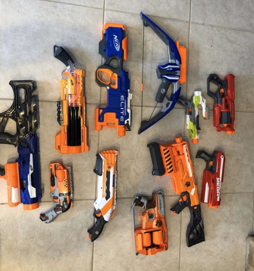 Large NERF Collection - 18 Guns / Blasters