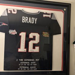 Tom Brady Signed And Authenticated Jersey 2004