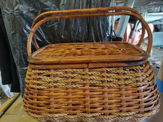 Vintage Bamboo Picnic 🧺 Basket 